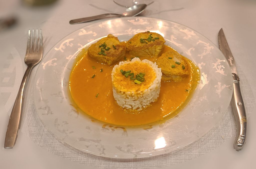 filet mignon coco curry plat servi